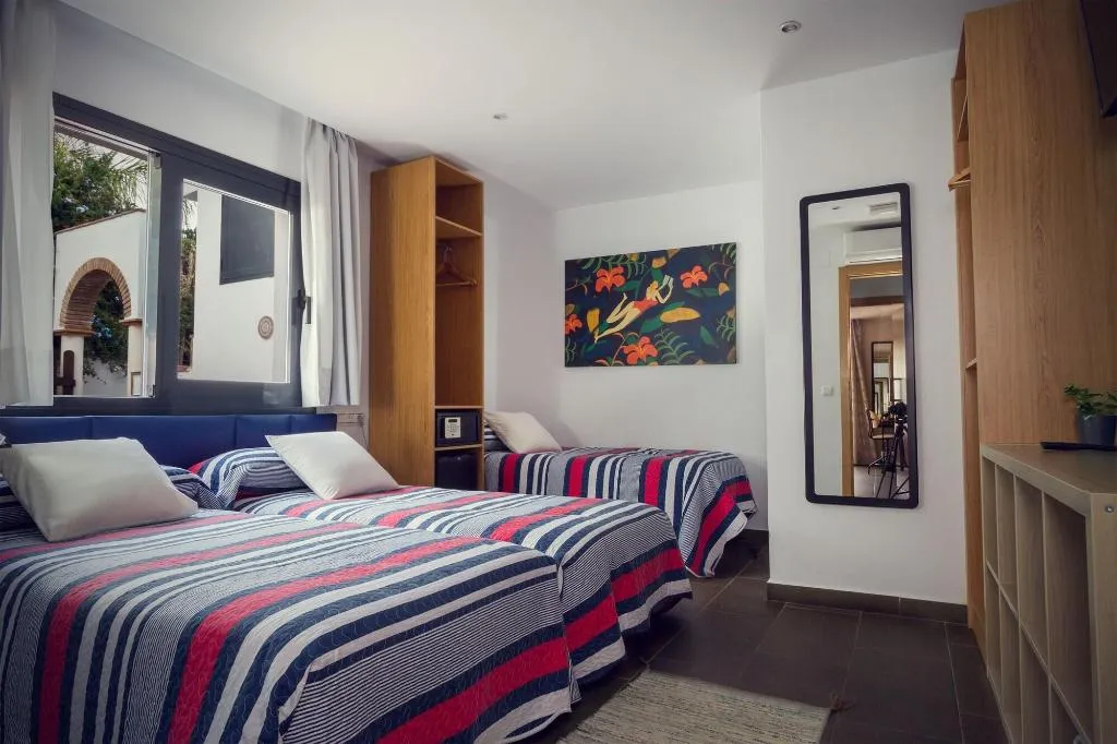 Room, Pixel, Costa Del Sol