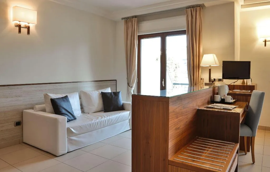 TRIPLE STANDARD Room, Suites & Residence Hotel, Naples