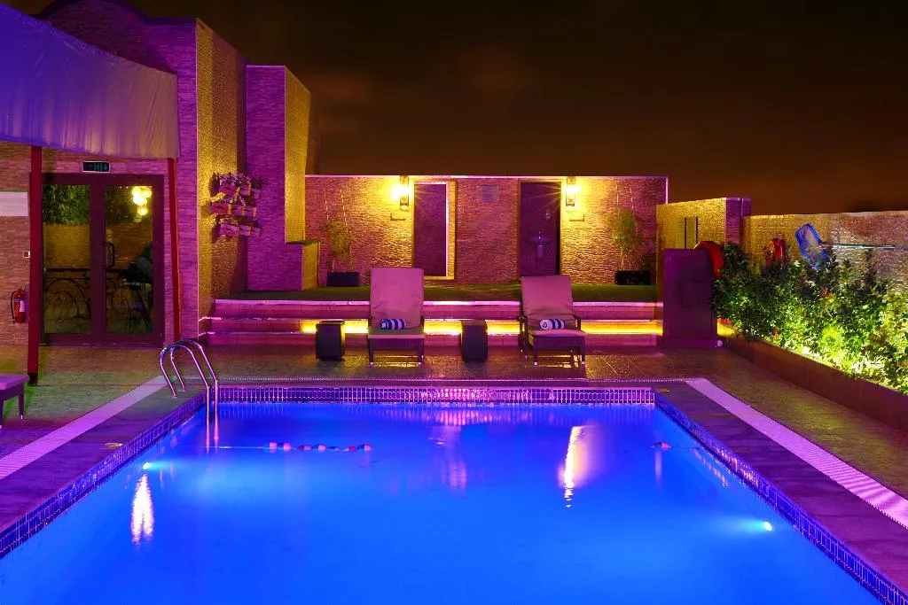 Pool, Vision Imperial Hotel (Ex-Excelsior Hotel), Dubai
