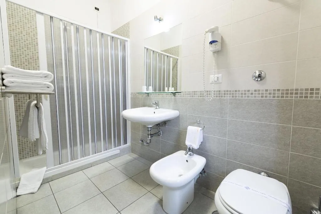 Room, Hotel Del Sole, Naples