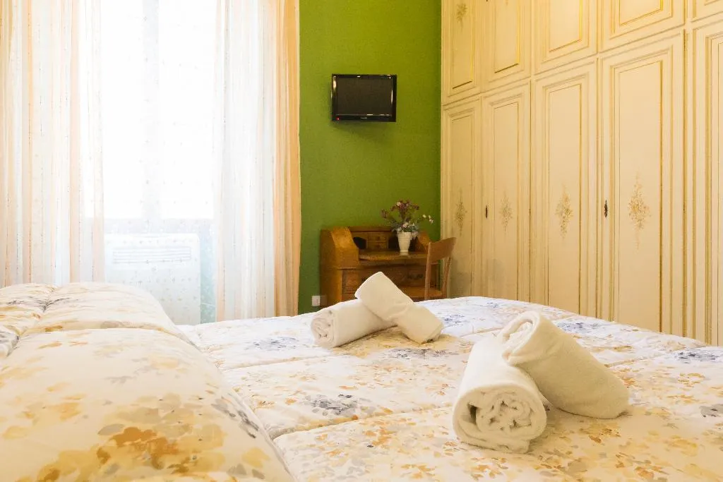 Room, Albachiara Guest House, Naples