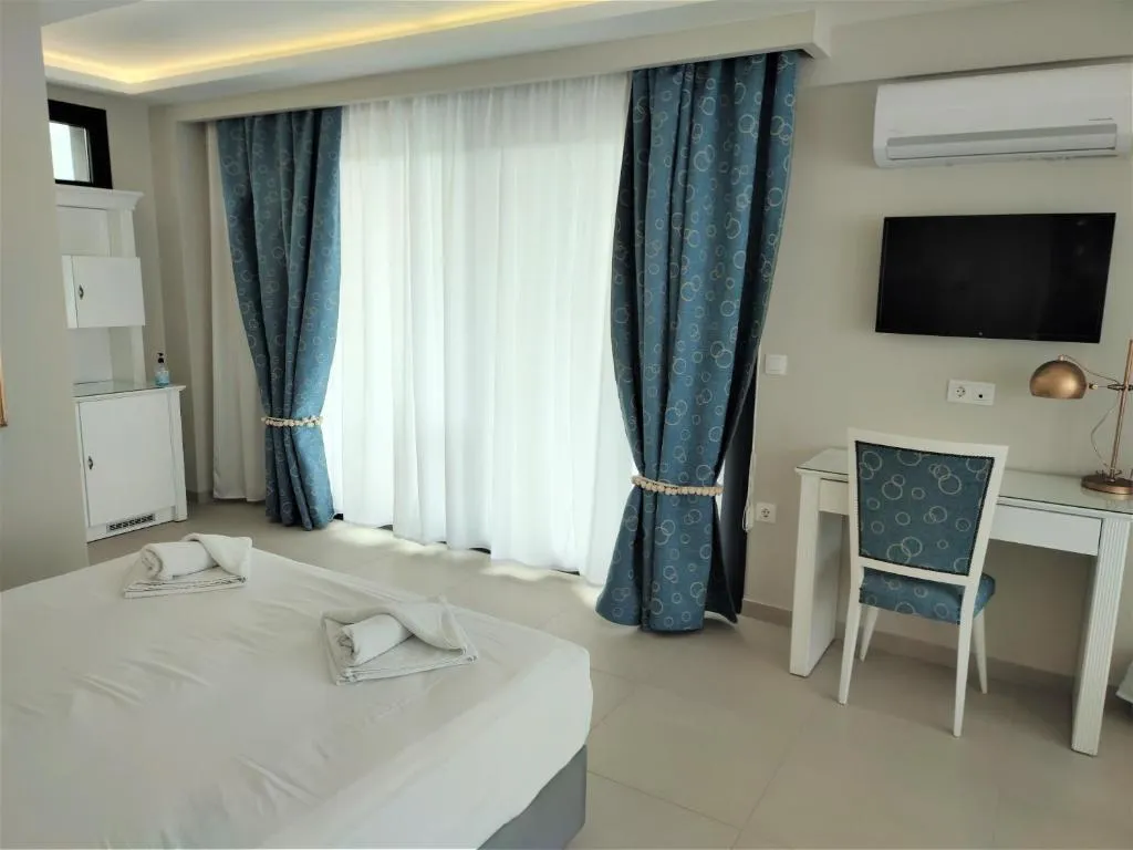 TRIPLE CLASSIC Room, Light Blue Hotel, Halkidiki