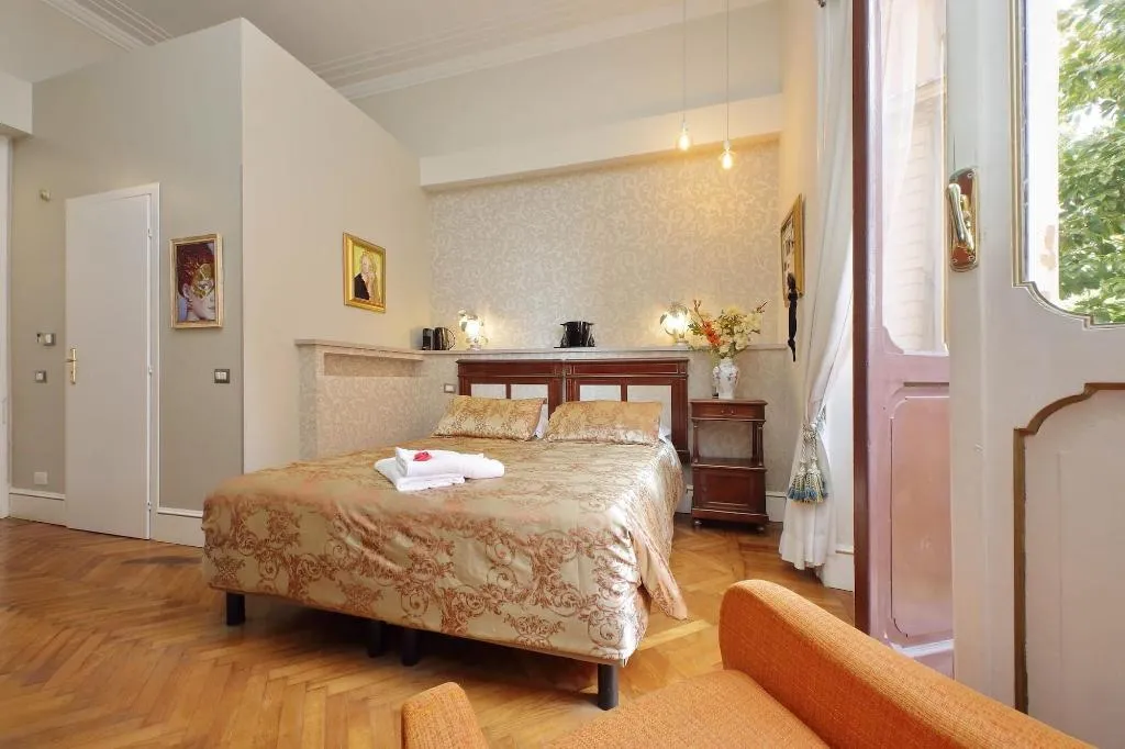 Room, Domus Monamì Luxury Suites, Rome