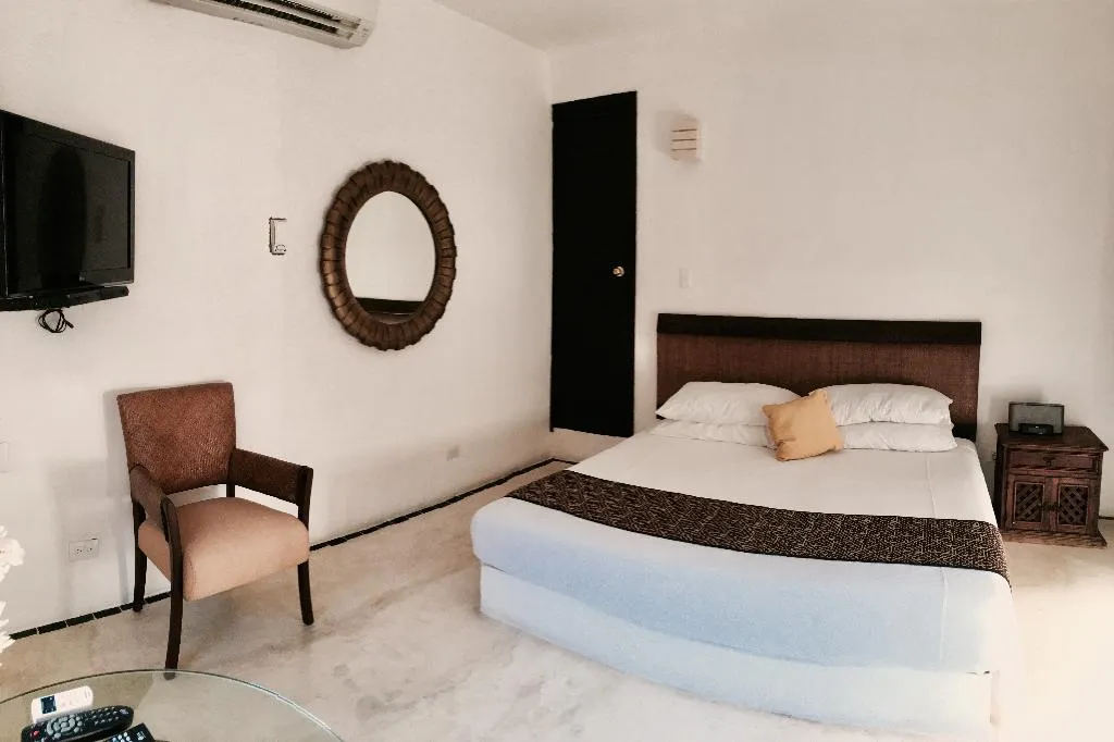 DOUBLE SUPERIOR KING BED Room, Siesta Fiesta Hotel – 5th Avenue, Playa Del Carmen