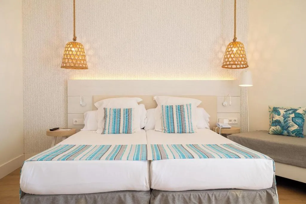 TWIN DELUXE SEA VIEW Room, Leonardo Royal & Suites hotel Ibiza Santa Eulalia, Ibiza