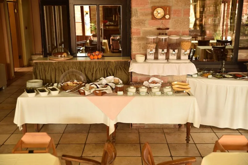Restaurant, Mont Helmos, Athens