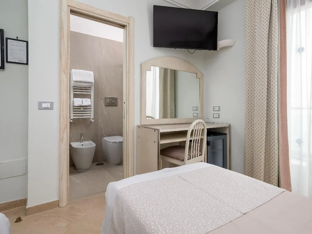 Double or Twin ECONOMY Room, Comfort Hotel Gardenia Sorrento Coast, Naples