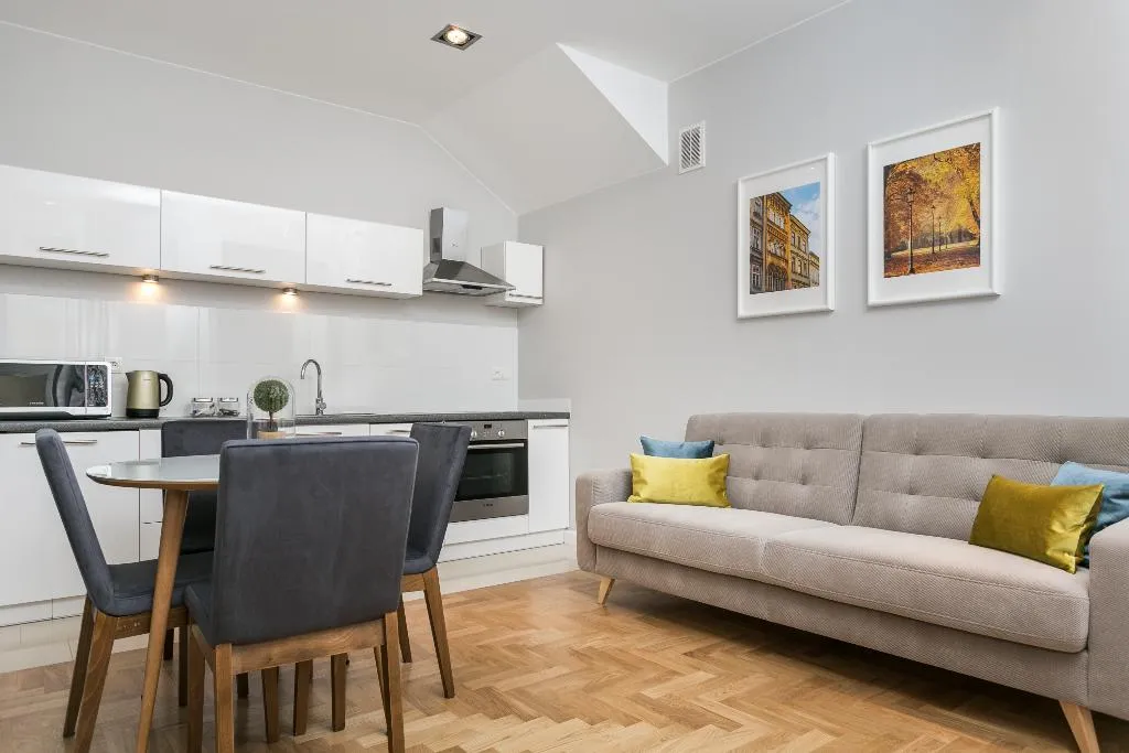 APARTMENT CAPACITY 4 ONE BEDROOM Room, Venetian House Market Square Aparthotel, Krakow