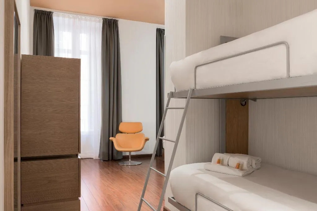 Room CAPACITY 5 Room, Petit Palace Plaza Malaga, Costa Del Sol
