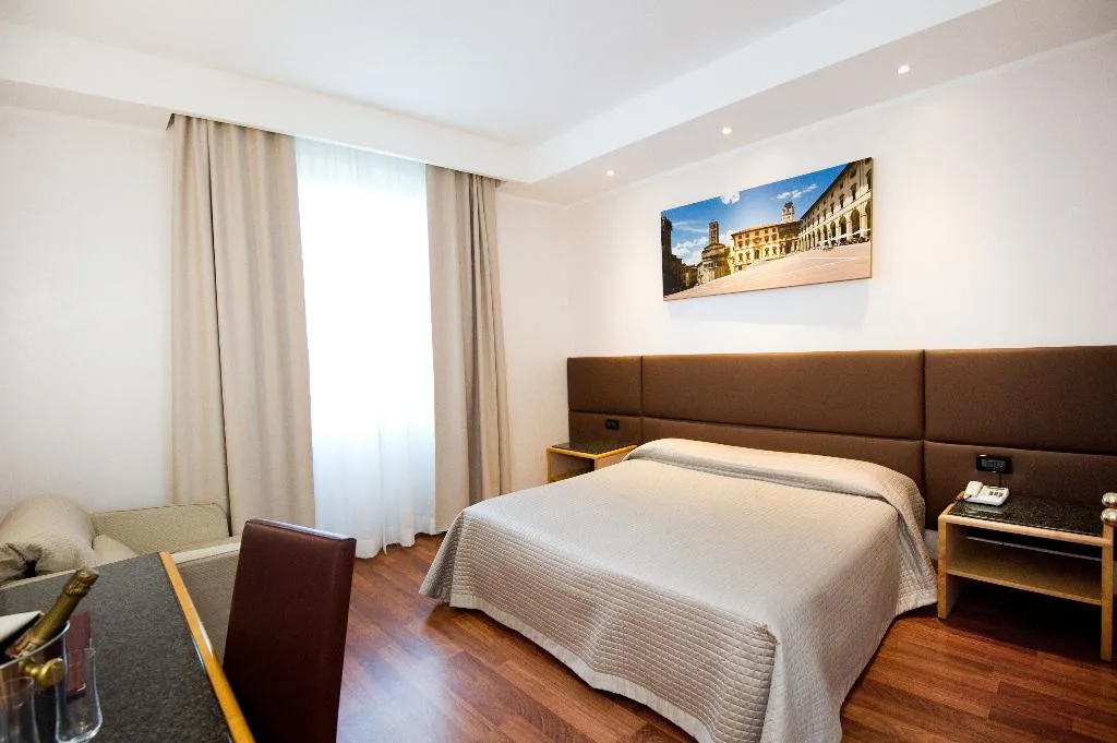 DOUBLE STANDARD Room, Minerva, Florence