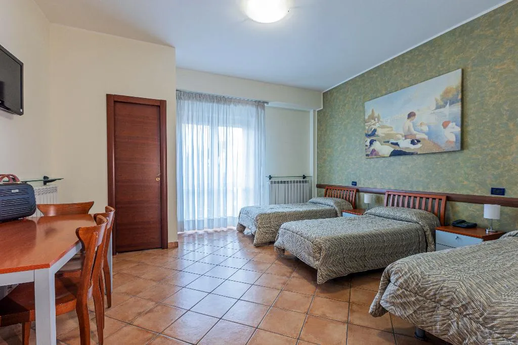 TRIPLE SUPERIOR Room, Azzurro Hotel Residence, Rome