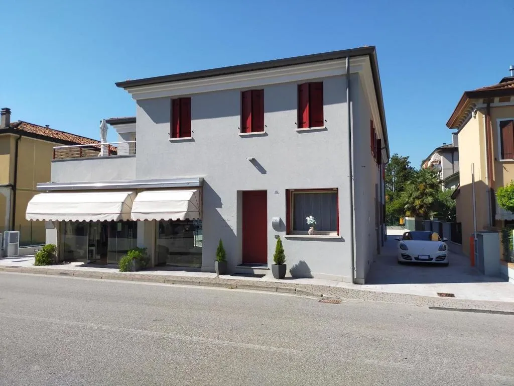General view, Villa Erica & Villa Erica 1, Venice