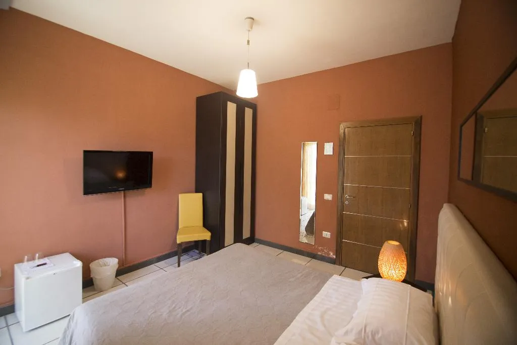 Double or Twin WITH SHARED BATHROOM Room, Herculaneum BB, Naples