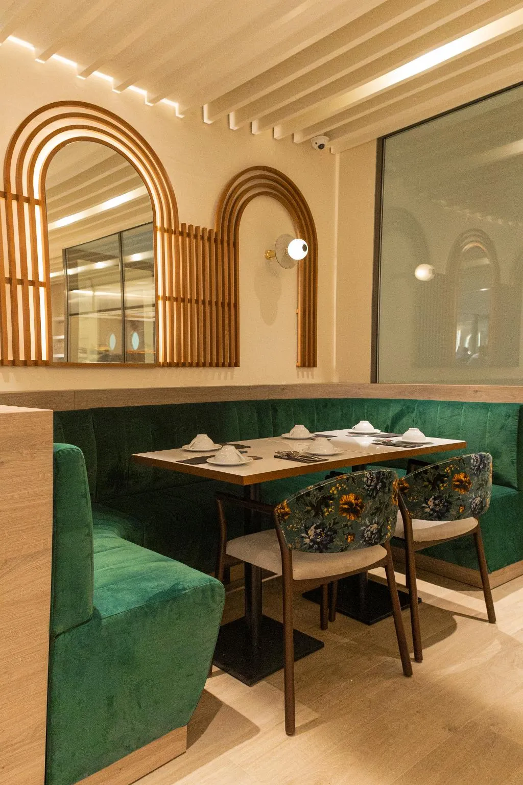 Restaurant, Luster Hotel, Lisbon