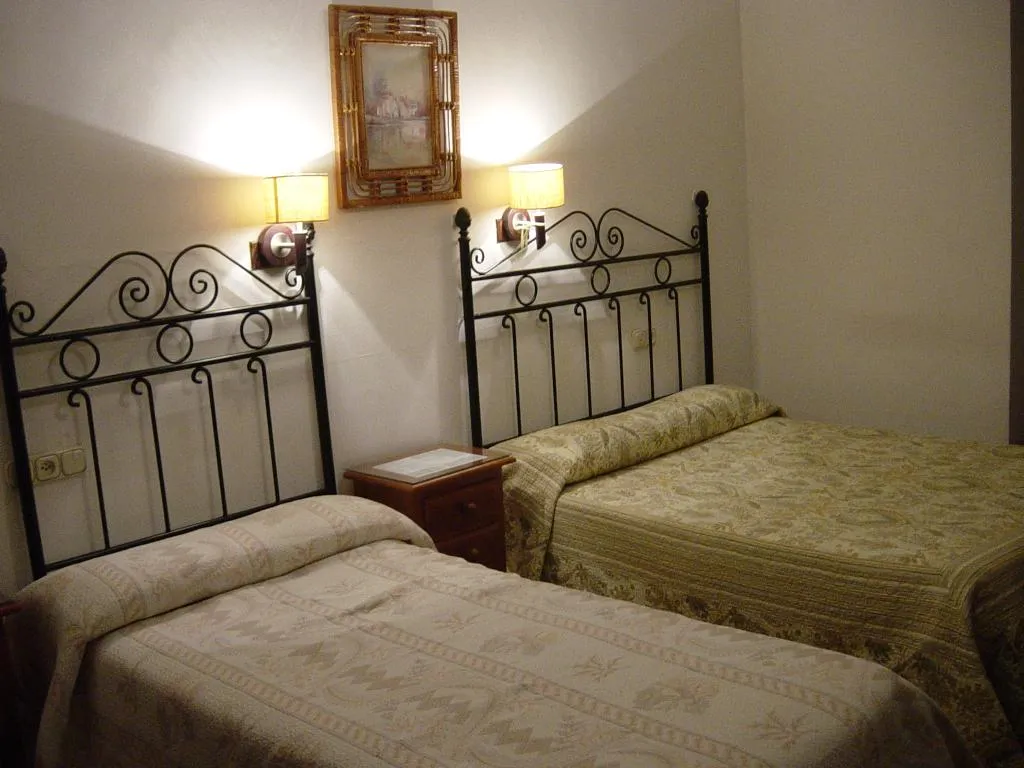TWIN STANDARD Room, Hostal Colon, Andalucia