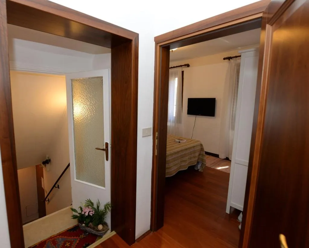 Room, Ca’ del Gallo, Venice