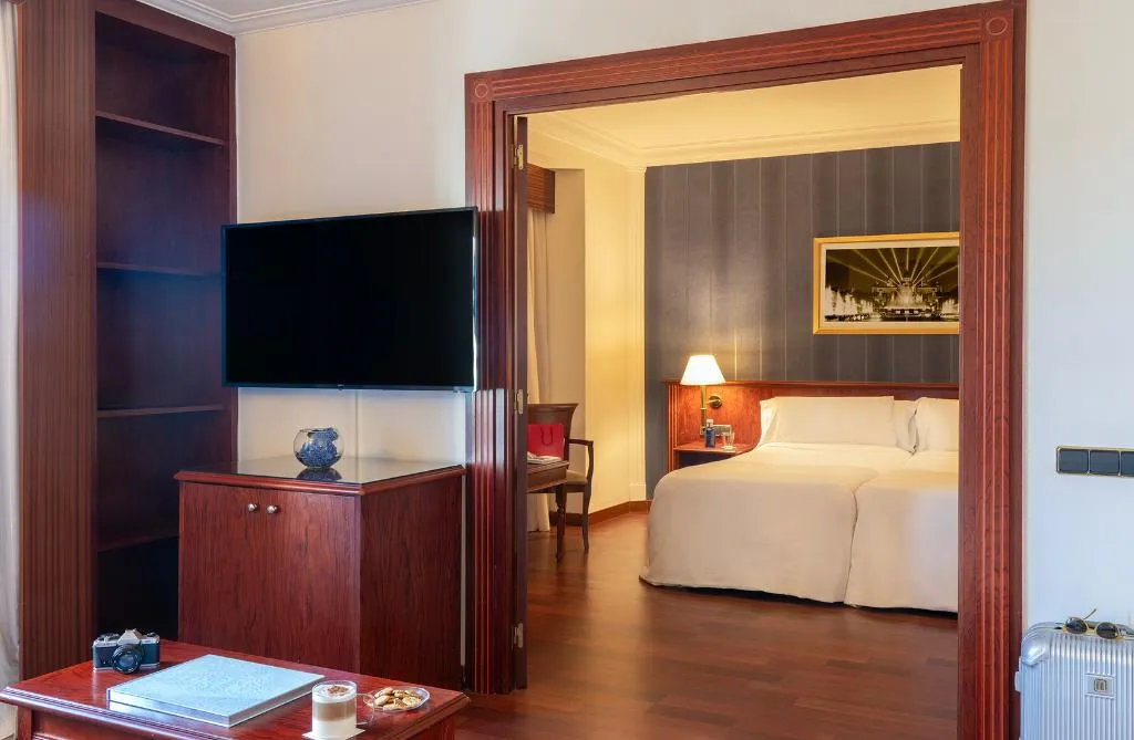 JUNIOR SUITE CAPACITY 3 Room, El Avenida Palace, Barcelona