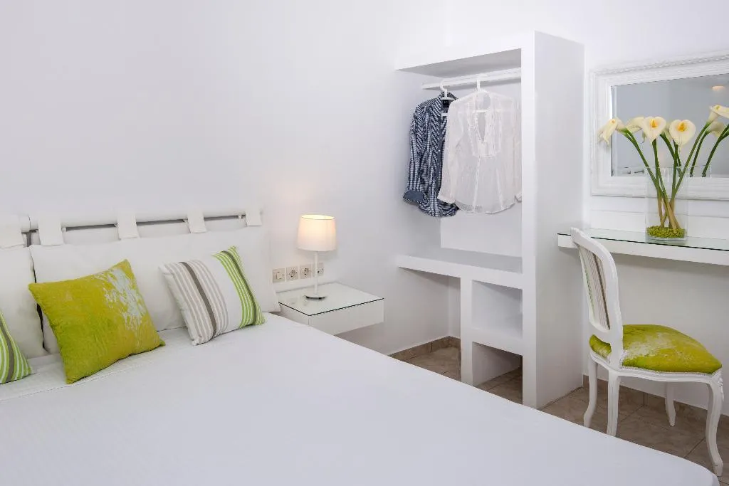Double or Twin STANDARD Room, Lofos Village, Santorini