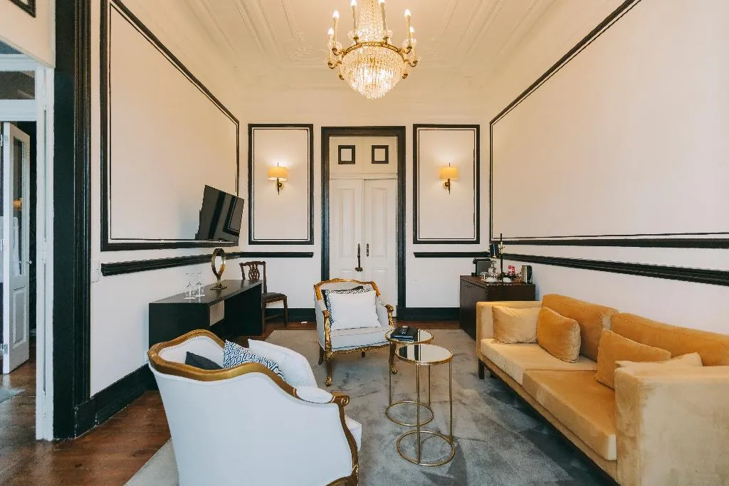 SUITE DELUXE CITY VIEW Room, Torel Palace Lisboa, Lisbon