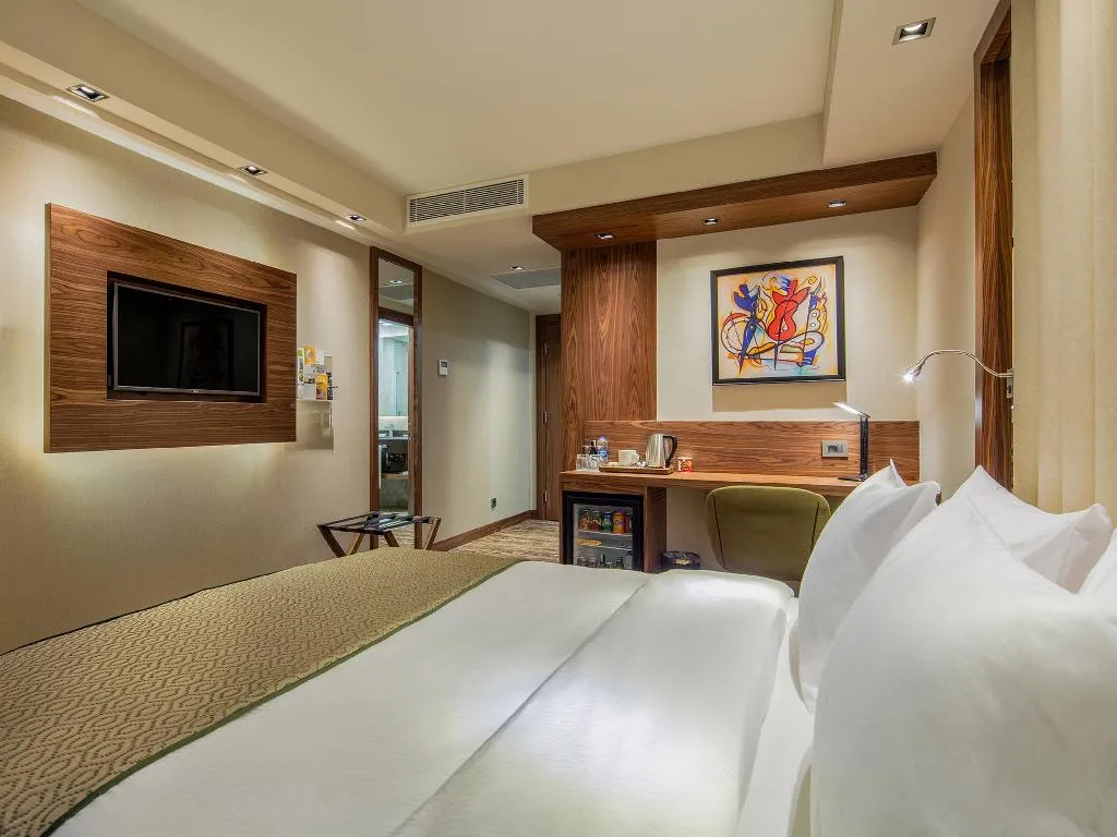 DOUBLE CITY VIEW Room, Holiday Inn Antalya Lara, Antalya