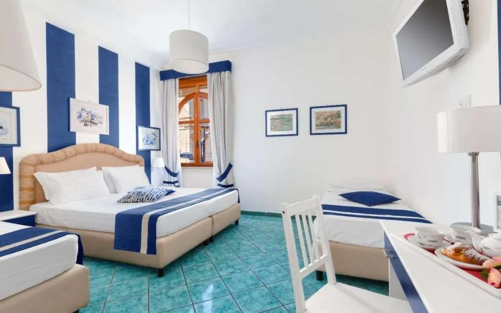 Room, Hotel Herculaneum, Naples