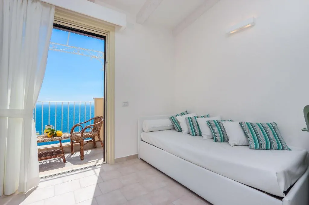 Room, Al Pesce d'Oro, Naples