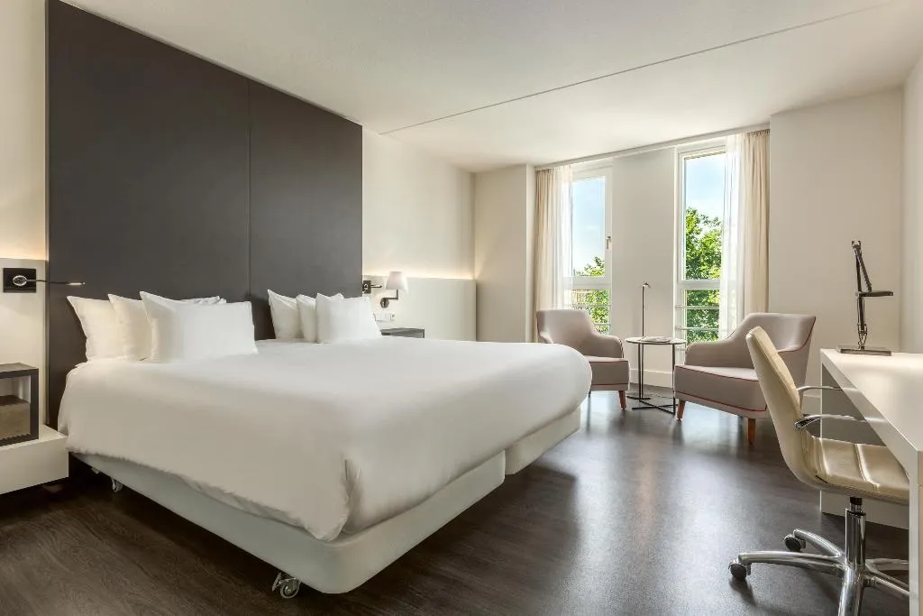 DOUBLE SUPERIOR WITH VIEWS Room, NH Collection Amsterdam Barbizon Palace, Amsterdam