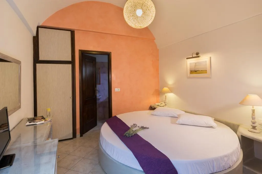 Double or Twin STANDARD Room, Sunrise, Santorini