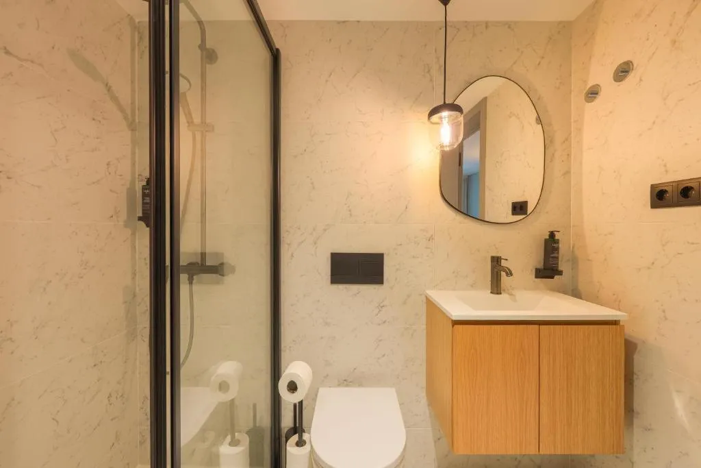 STUDIO ONE BED Room, Nôma Living Icon Apartments, Porto