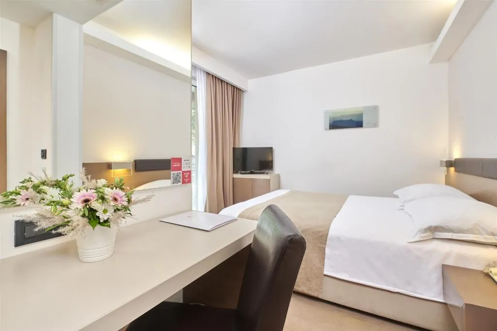 DOUBLE SINGLE USE CLASSIC Room, Hotel Molindrio Plava Laguna, Istria