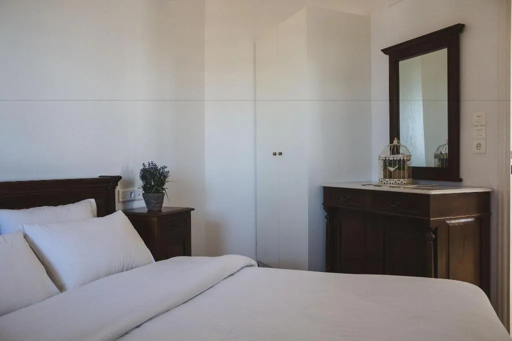 Room, Cultural House, Santorini
