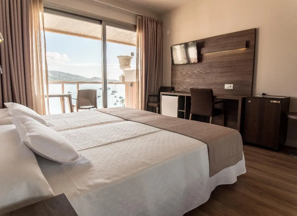 DOUBLE SINGLE USE SUPERIOR Room, Seramar Comodoro Playa, Majorca