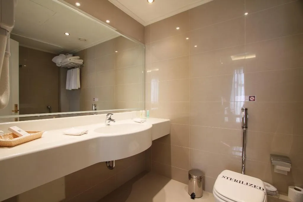 TRIPLE SUPERIOR Room, Piraeus Theoxenia, Athens