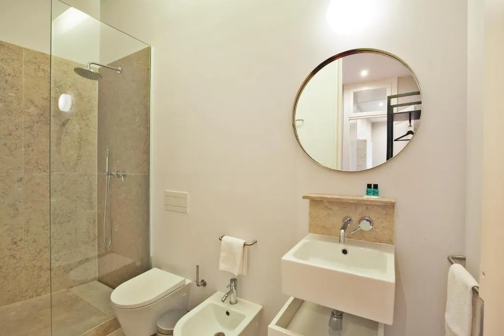APARTMENT DELUXE TWO BEDS Room, Lisbon Five Stars Apartments Combro 7, Lisbon