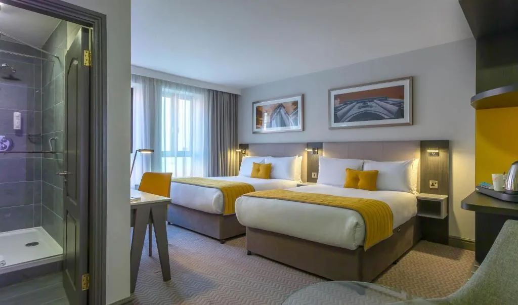 DOUBLE TWO DOUBLE BEDS Room, Maldron Hotel Pearse Street, Dublin