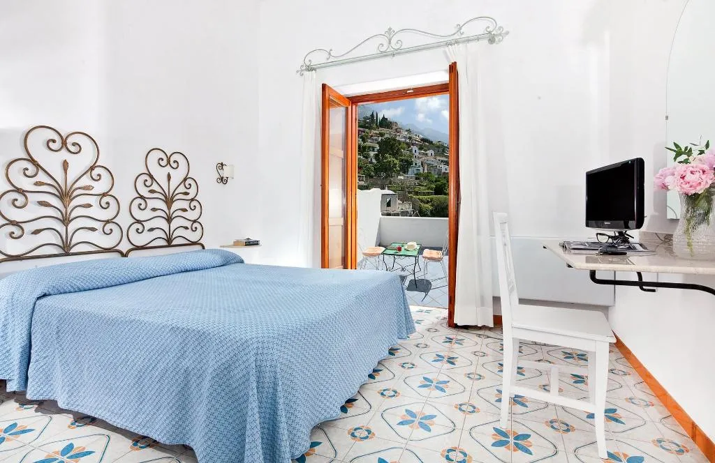 Room, Hotel Vittoria Positano, Naples