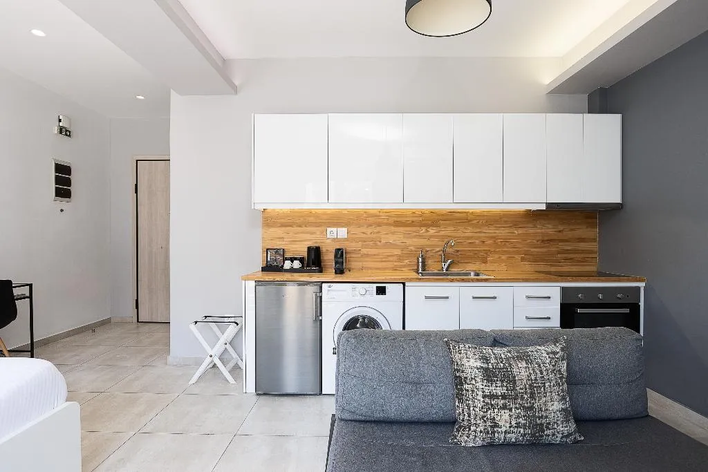 TRIPLE WITH TERRACE Room, Omnia Pagrati Apartments, Athens