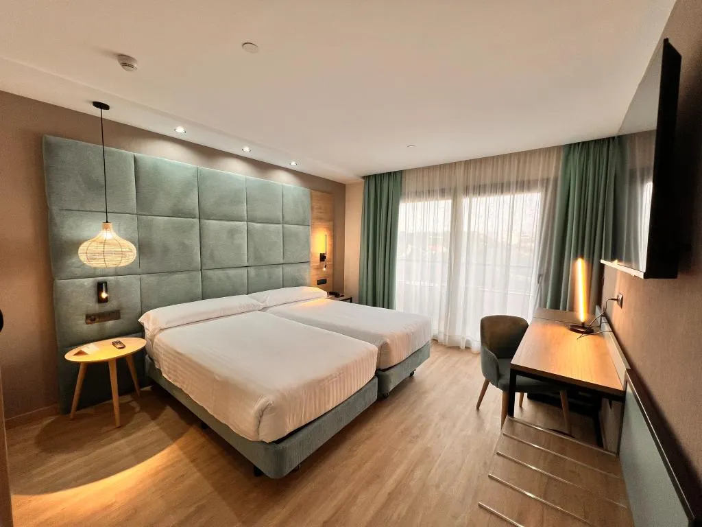 DOUBLE SUPERIOR WITH VIEWS Room, Sercotel Maya Alicante, Costa Blanca