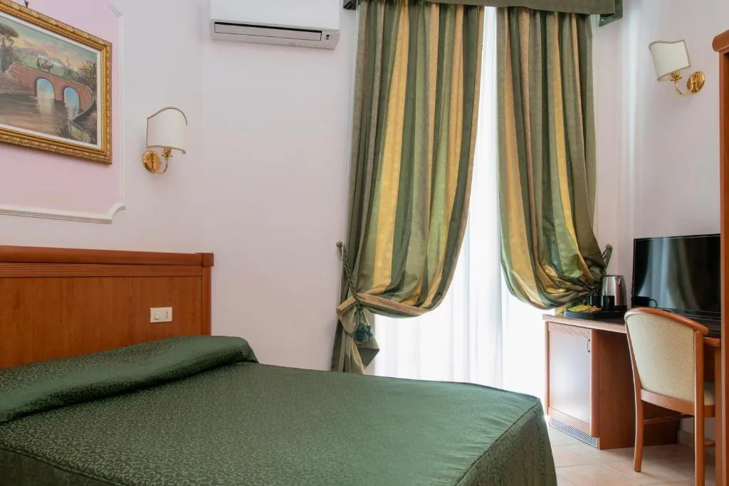 DOUBLE STANDARD Room, Philia, Rome