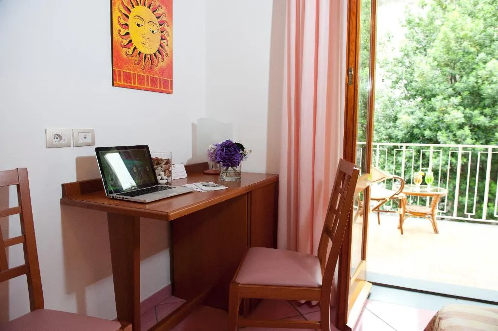Double or Twin SUPERIOR Room, Hotel San Pietro, Naples