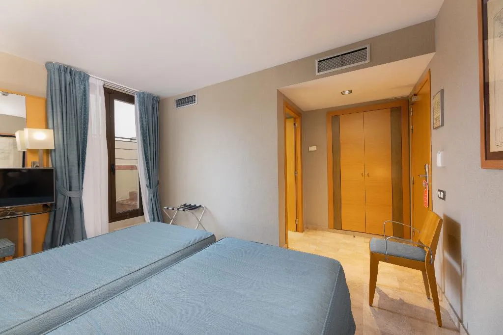 DOUBLE SINGLE USE WITH TERRACE Room, Del Mar, Barcelona