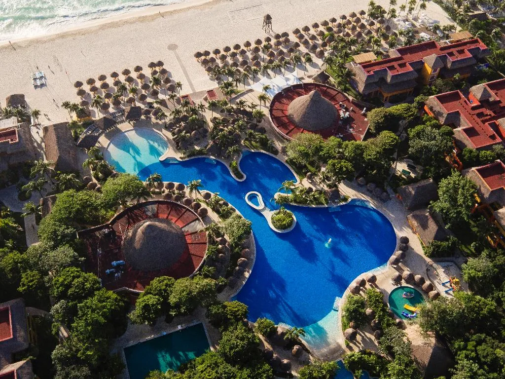 Pool, Iberostar Waves Quetzal All Inclusive, Cancun Area