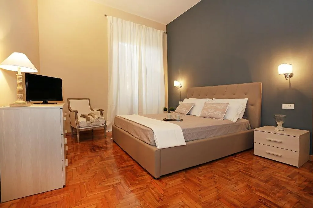 Room, San Vito Suites, Naples