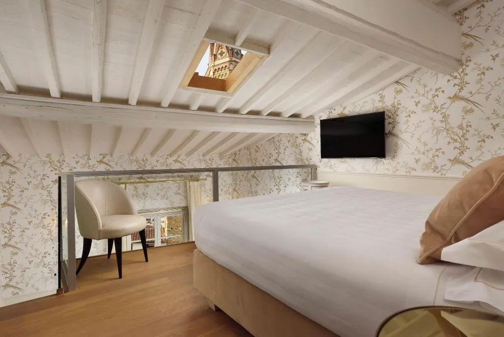 JUNIOR SUITE STANDARD Room, San Firenze Suites And Spa, Florence