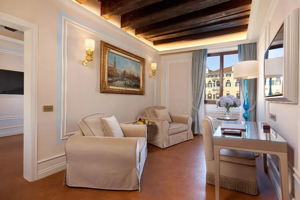Room, Palazzo Giovanelli e Gran Canal, Venice