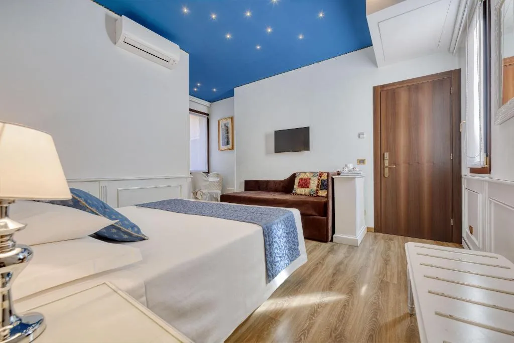 TRIPLE WITH DOUBLE BED Room, Al Piave, Venice