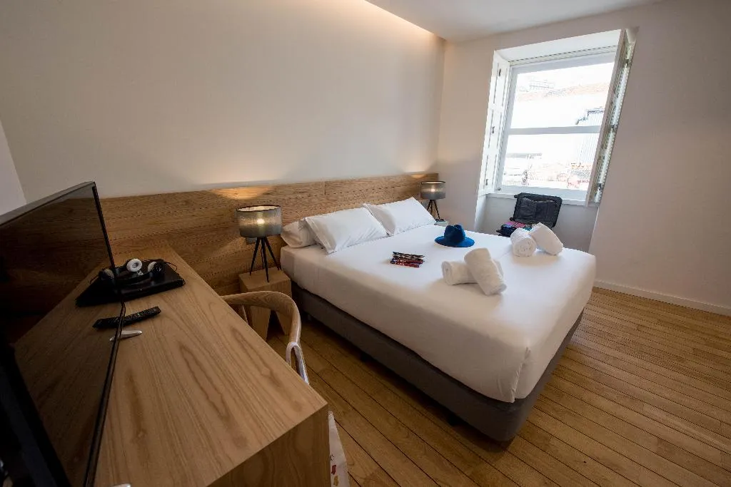 DOUBLE STANDARD Room, Bluesock Hostels Porto, Porto