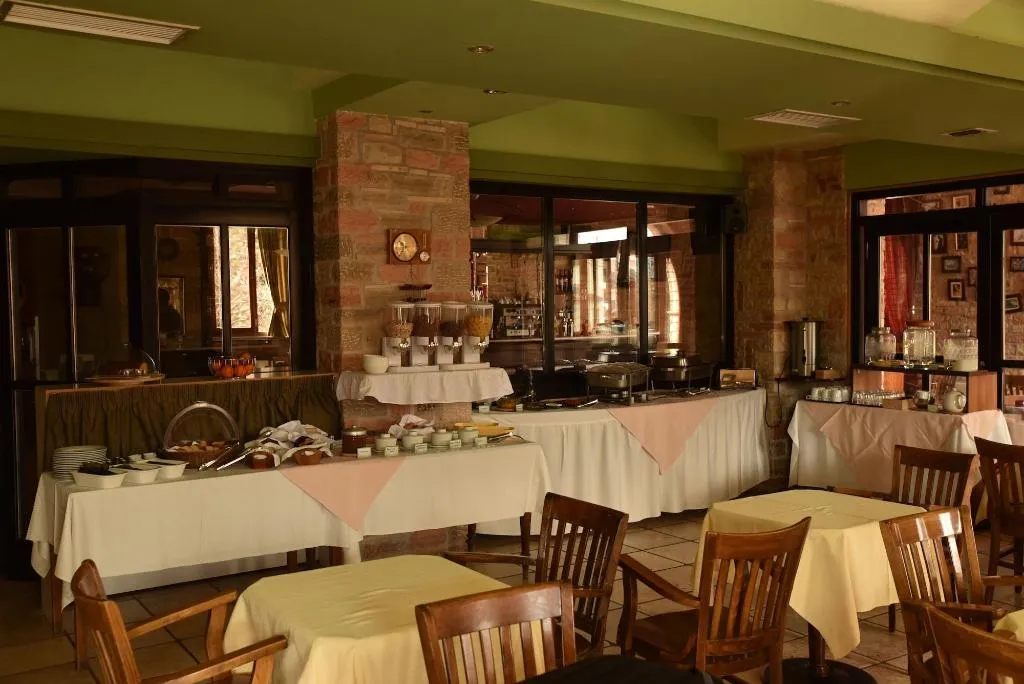 Restaurant, Mont Helmos, Athens