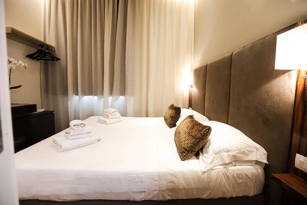 Double or Twin STANDARD Room, Embassy, Florence