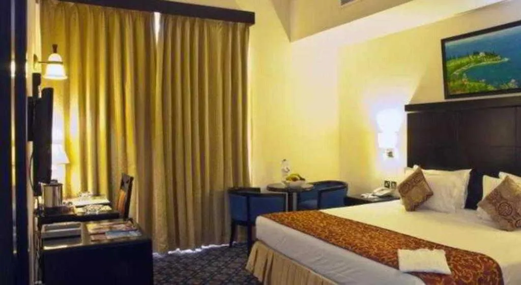 SINGLE STANDARD Room, Regent Beach Resort Jumeirah, Dubai
